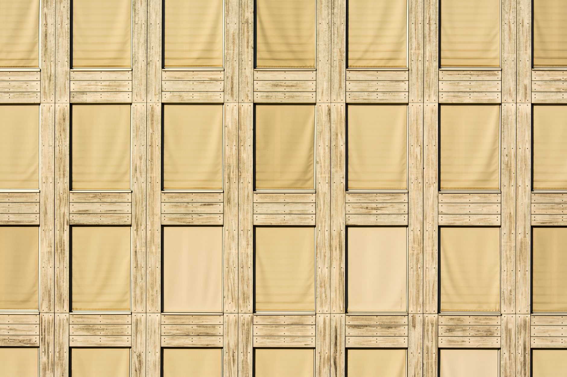 Træbeklædning på facade under opførelse